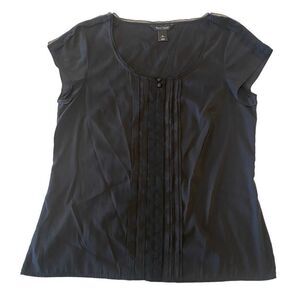 White House Black Market Black Scoop Neck Cap Sleeve Pleat Front‎ Blouse Shirt M